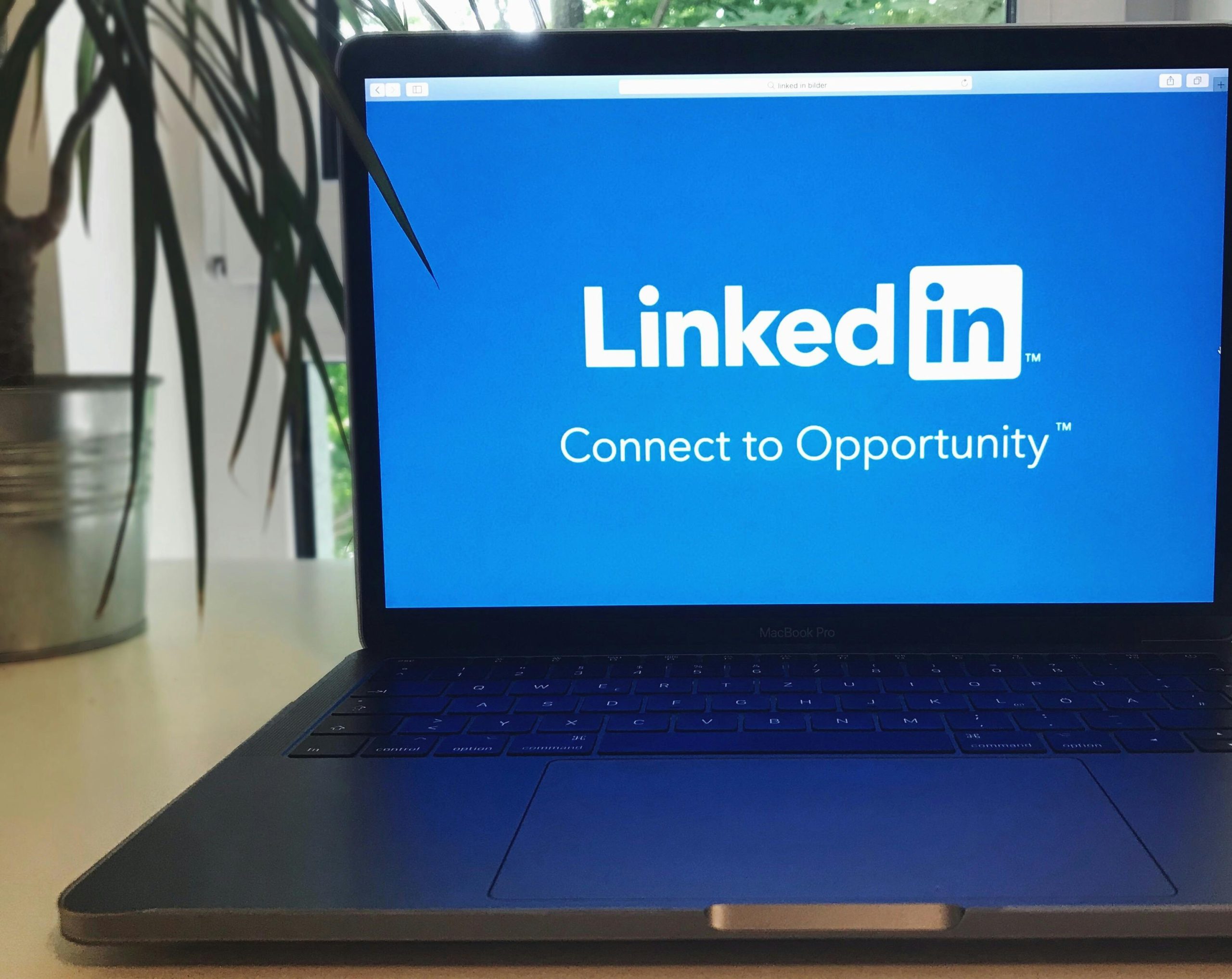 LinkedIn’s August 2025 Updates Reveal What’s New for Marketers, Professionals, and Recruiters